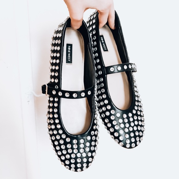 Nine West Shoes - 🍒 𝑷𝑹𝑰𝑪𝑬 ↓ Nine West • Rhinestone Gem Diamond Black Silver Studded Flats